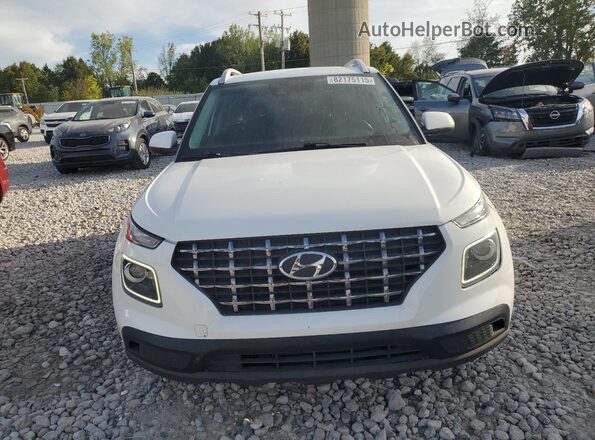 KMHRC8A32MU083592 2021 HYUNDAI VENUE White Front view