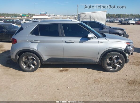 KMHRC8A32MU090462 2021 HYUNDAI VENUE Silver Вид задньої частини салону