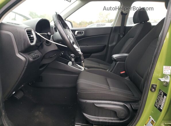KMHRC8A34MU100828 2021 HYUNDAI VENUE Green Front interior view
