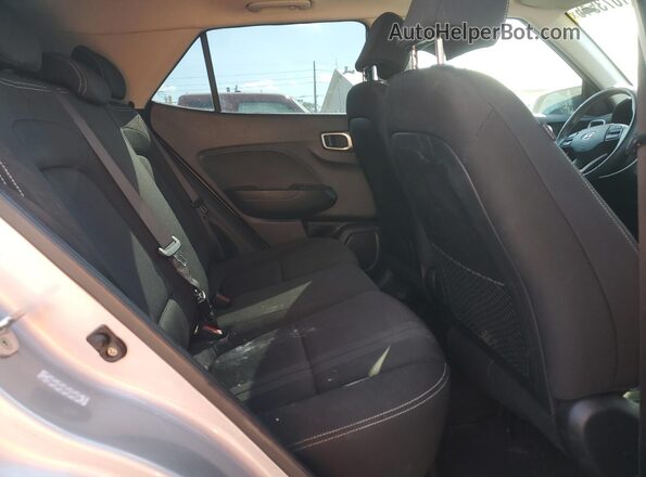 KMHRC8A36MU109630 2021 HYUNDAI VENUE Silver Widok tylnych siedzeń
