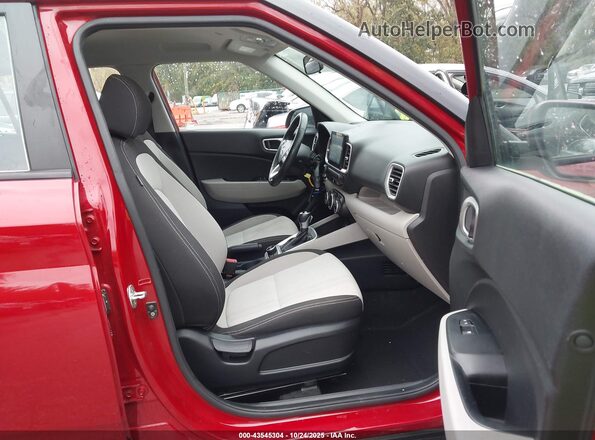 KMHRC8A37MU099772 2021 HYUNDAI VENUE Красный Вид салона спереди