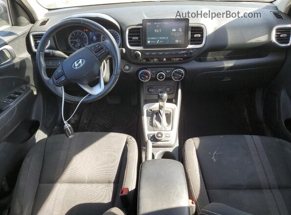 KMHRC8A37MU101147 2021 HYUNDAI VENUE Черный Вид панели приборов
