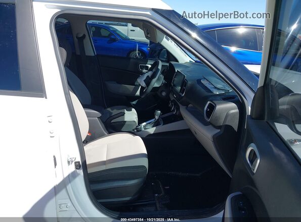 KMHRC8A38LU025453 2020 HYUNDAI VENUE White 