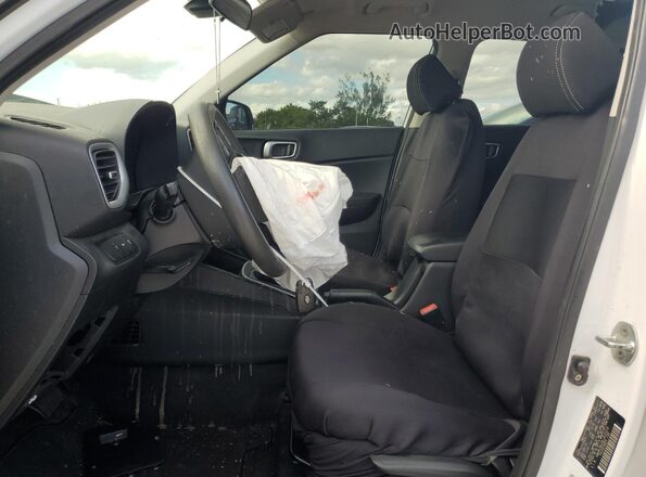 KMHRC8A38LU033018 2020 HYUNDAI VENUE White Вид салону спереду