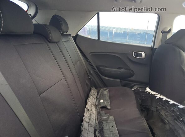 KMHRC8A38LU033018 2020 HYUNDAI VENUE White Вид задньої частини салону