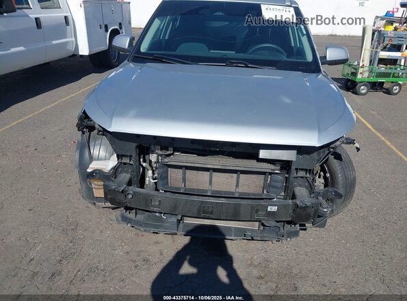 KMHRC8A39PU222458 2023 HYUNDAI VENUE Silver Widok z przodu