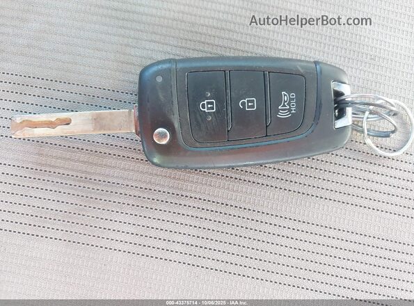 KMHRC8A39PU222458 2023 HYUNDAI VENUE Silver Widok deski rozdzielczej