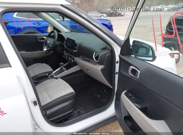 KMHRC8A3XRU283031 2024 HYUNDAI VENUE White 