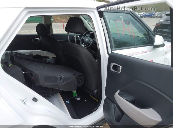 KMHRC8A3XRU283031 2024 HYUNDAI VENUE White 