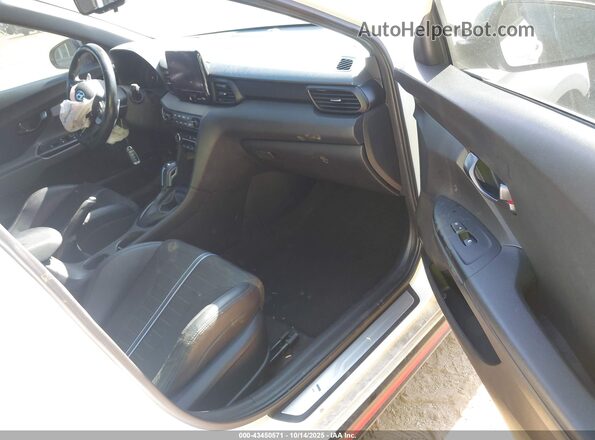 KMHT36AH2MU009966 2021 HYUNDAI VELOSTER N White Սալոնի դիմացի տեսք