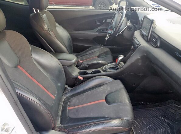 KMHTH6AB4LU022424 2020 HYUNDAI VELOSTER White Вид салону спереду
