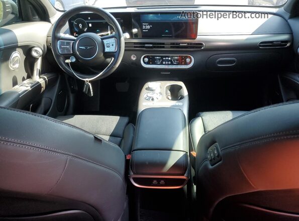 KMUKCDTC6PU005961 2023 GENESIS GV60 Gray Dashboard view
