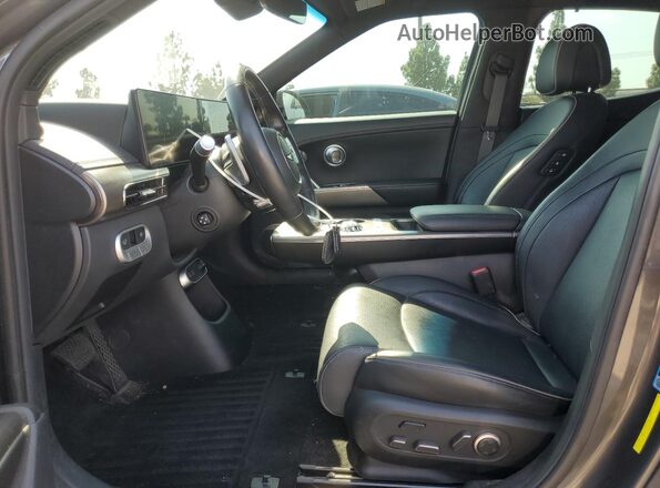 KMUKCDTC6PU005961 2023 GENESIS GV60 Gray Front interior view