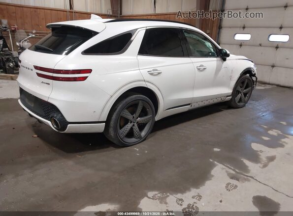 KMUMCDTC0PU081734 2023 GENESIS GV70 White Задня права чверть