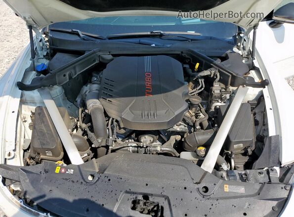 KNAE55LCXK6045888 2019 KIA STINGER White უკანა სალონის ხედი