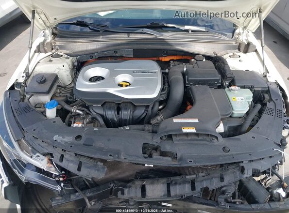 KNAGU4LE3H5011071 2017 KIA OPTIMA HYBRID White Հետևի տեսք