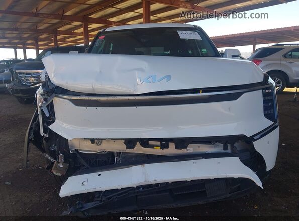 KNDAB5S10R6019837 2024 KIA EV9 White Вид задньої частини салону