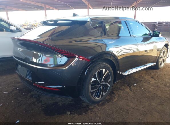 KNDC34LA2N5060131 2022 KIA EV6 Black Rear right