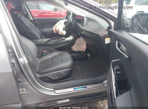 KNDC3DLC0N5028487 2022 KIA EV6 Gray Widok wnętrza z przodu