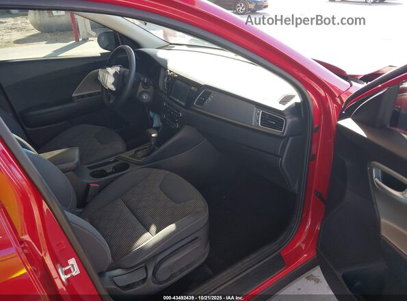 KNDCB3LC0H5064200 2017 KIA NIRO Red Вид салону спереду