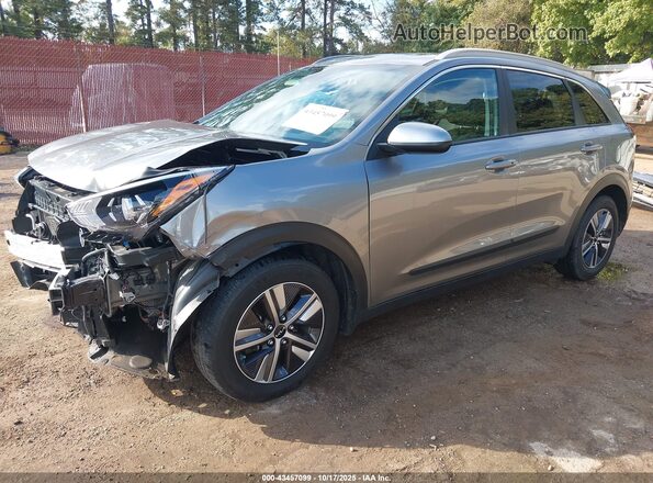 KNDCB3LC3N5502946 2022 KIA NIRO Silver 