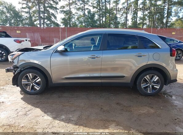 KNDCB3LC3N5502946 2022 KIA NIRO Silver 