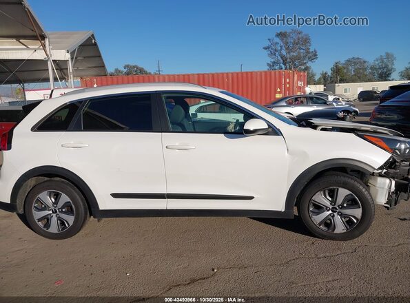 KNDCB3LC4N5537222 2022 KIA NIRO White Vista interior de 360 grados