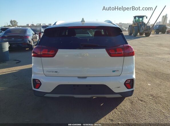 KNDCB3LC4N5537222 2022 KIA NIRO White 