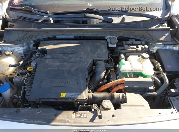 KNDCC3LC3J5126630 2018 KIA NIRO Silver Vista trasera