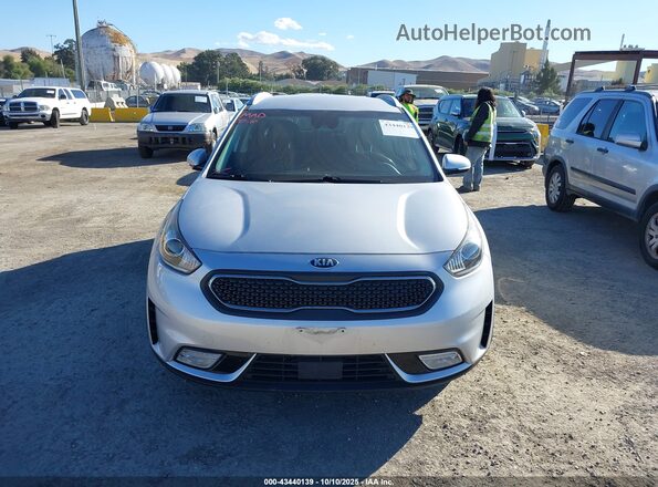 KNDCC3LC3J5126630 2018 KIA NIRO Silver Vista del cuadro de instrumentos
