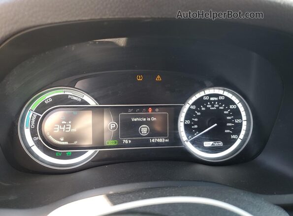 KNDCC3LC6J5150145 2018 KIA NIRO Gray 