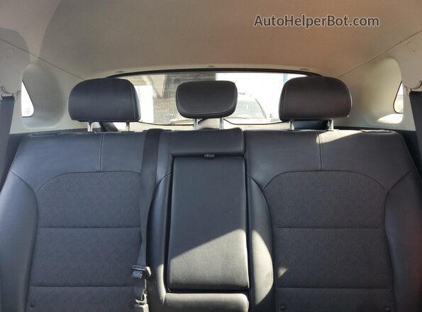 KNDCC3LC6J5150145 2018 KIA NIRO Gray 