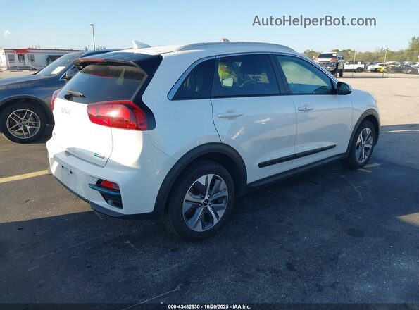 KNDCC3LG6N5160862 2022 KIA NIRO EV White უკანა მარჯვენა