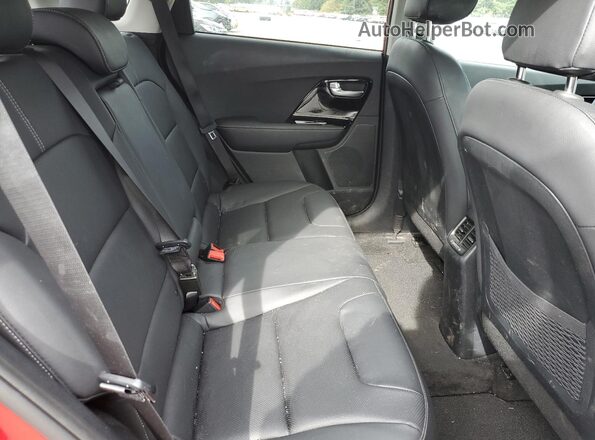 KNDCE3LC4N5496033 2022 KIA NIRO Red 