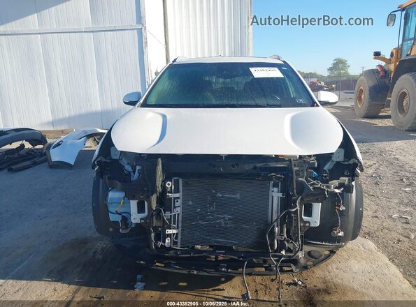 KNDCE3LC8L5439170 2020 KIA NIRO White Widok z przodu