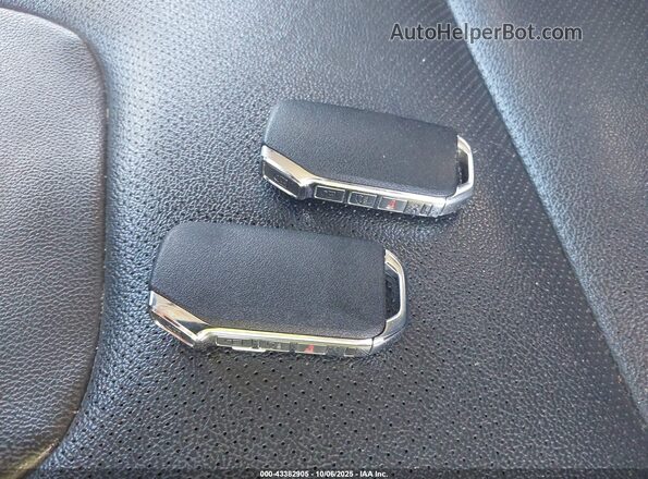 KNDCE3LC8L5439170 2020 KIA NIRO White Widok deski rozdzielczej