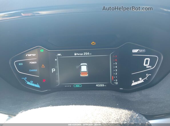 KNDCE3LC8L5439170 2020 KIA NIRO White Widok tylnych siedzeń