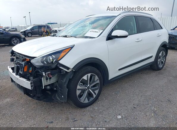 KNDCE3LG0N5140925 2022 KIA NIRO EV White წინა მარცხენა ხედი სამი მეოთხედიდან