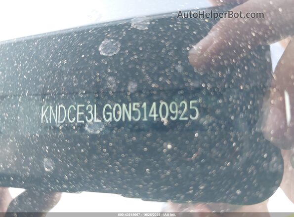 KNDCE3LG0N5140925 2022 KIA NIRO EV White 