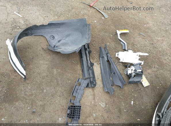 KNDCP3LE3R5171519 2024 KIA NIRO Black 