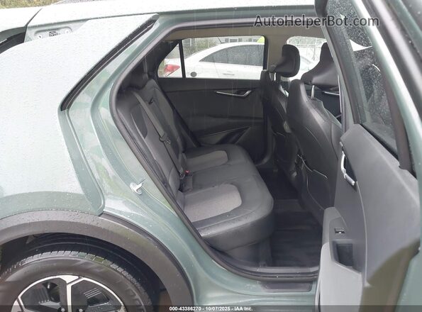 KNDCR3LE3P5056538 2023 KIA NIRO Green 