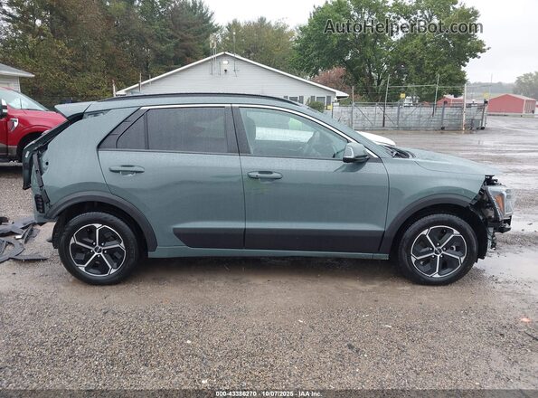 KNDCR3LE3P5056538 2023 KIA NIRO Green 