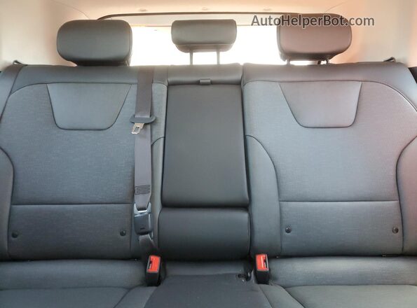 KNDCT3L13S5132525 2025 KIA NIRO Green Widok tylnych siedzeń