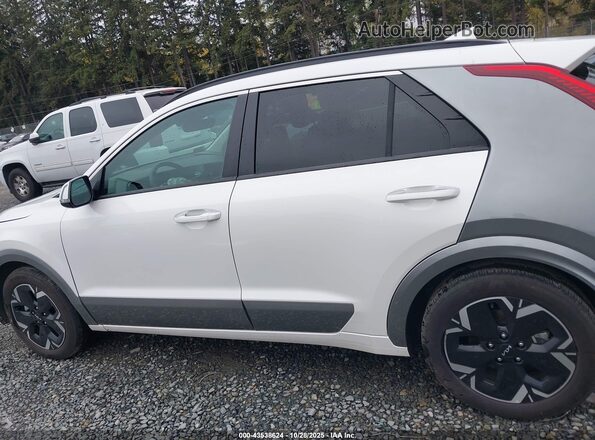 KNDCT3L18P5016566 2023 KIA NIRO EV Белый Панорамный вид салона 360°