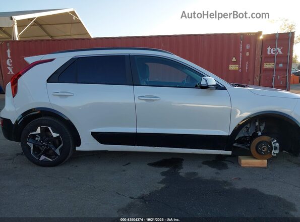 KNDCT3L1XR5089764 2024 KIA NIRO EV Белый Вид задней части салона