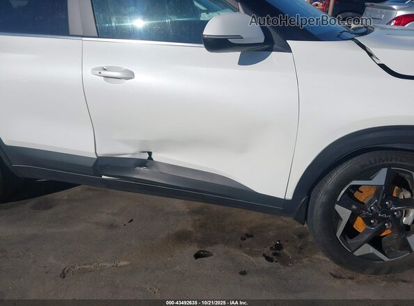 KNDER2AA1S7707648 2025 KIA SELTOS White 