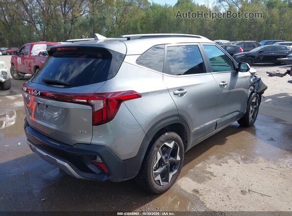 KNDERCAA2R7546579 2024 KIA SELTOS Silver უკანა მარჯვენა