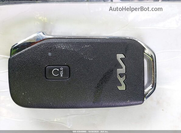 KNDERCAA2R7546579 2024 KIA SELTOS Silver წინა პანელის ხედი