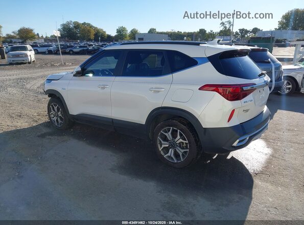 KNDERCAA7M7196021 2021 KIA SELTOS Белый Задняя левая четверть