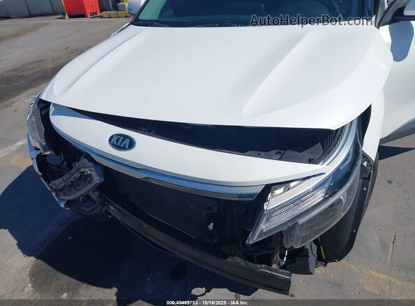 KNDEU2AA1M7196685 2021 KIA SELTOS Белый Вид спереди